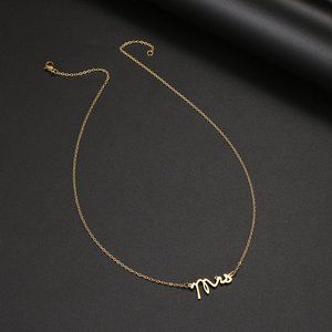 Bridal “Mrs” necklace 💐- Gold Version